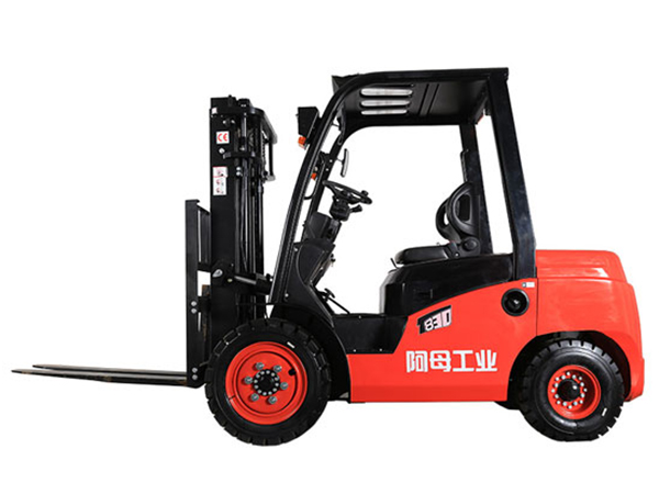 東莞中力電動(dòng)叉車(chē),2.0-3.5噸T8進(jìn)口發(fā)動(dòng)機(jī)內(nèi)燃叉車(chē)