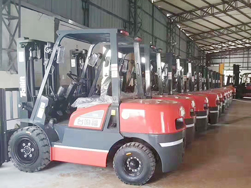 石排厚街叉車(chē)租賃