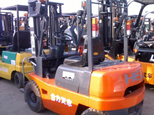 東莞電動(dòng)叉車的部件調(diào)節(jié)方法有那些？